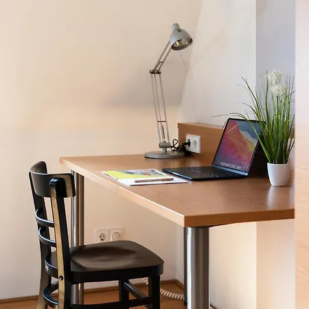 Campuszwei Komfortable Doppelzimmer & Mit Kueche Zentral In Ideal Fuer Business & Langzeitaufenthalte 24h Check In Bis 14 Jahre Uebernachten Kostenlos