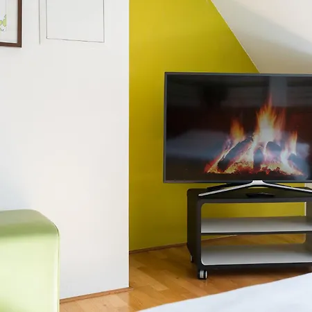 酒店 Campuszwei Komfortable Doppelzimmer & Mit Kueche Zentral In Ideal Fuer Business & Langzeitaufenthalte 24h Check In Bis 14 Jahre Uebernachten Kostenlos 路德维希堡