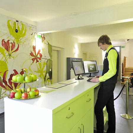 Campuszwei Komfortable Doppelzimmer & Mit Kueche Zentral In Ideal Fuer Business & Langzeitaufenthalte 24h Check In Bis 14 Jahre Uebernachten Kostenlos 3*