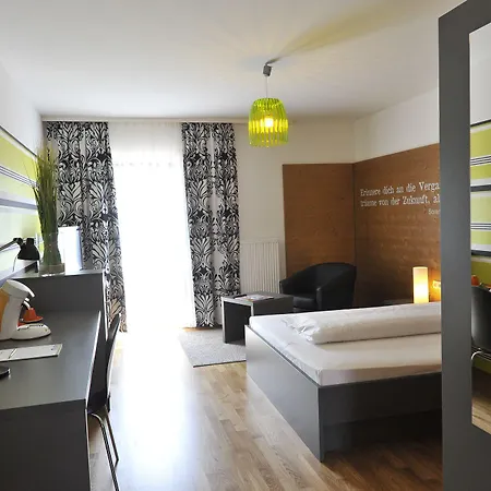 Campuszwei Komfortable Doppelzimmer & Mit Kueche Zentral In Ideal Fuer Business & Langzeitaufenthalte 24h Check In Bis 14 Jahre Uebernachten Kostenlos 酒店 3*