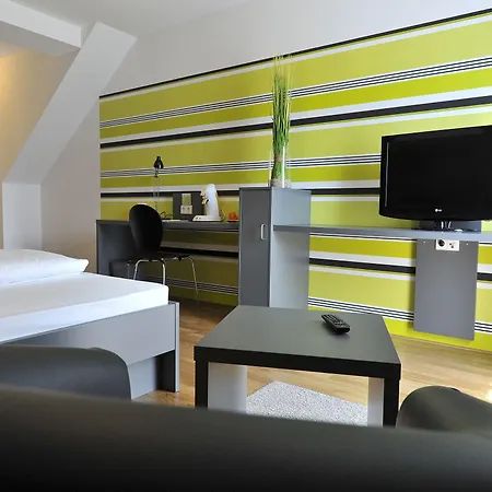 Campuszwei Komfortable Doppelzimmer & Mit Kueche Zentral In Ideal Fuer Business & Langzeitaufenthalte 24h Check In Bis 14 Jahre Uebernachten Kostenlos Hotel Ludwigsburg