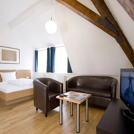 Campuszwei Komfortable Doppelzimmer & Mit Kueche Zentral In Ideal Fuer Business & Langzeitaufenthalte 24h Check In Bis 14 Jahre Uebernachten Kostenlos Hotel