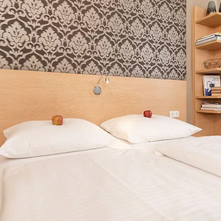 酒店 Campuszwei Komfortable Doppelzimmer & Mit Kueche Zentral In Ideal Fuer Business & Langzeitaufenthalte 24h Check In Bis 14 Jahre Uebernachten Kostenlos 路德维希堡