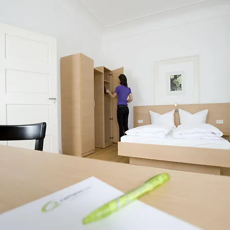 Hotel Campuszwei Komfortable Doppelzimmer & Mit Kueche Zentral In Ideal Fuer Business & Langzeitaufenthalte 24h Check In Bis 14 Jahre Uebernachten Kostenlos 3*
