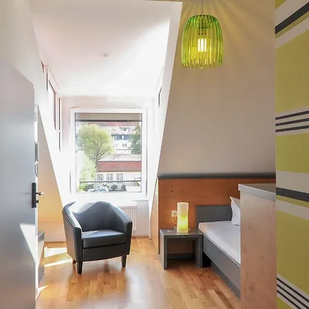 Campuszwei Komfortable Doppelzimmer & Mit Kueche Zentral In Ideal Fuer Business & Langzeitaufenthalte 24h Check In Bis 14 Jahre Uebernachten Kostenlos 酒店 3*