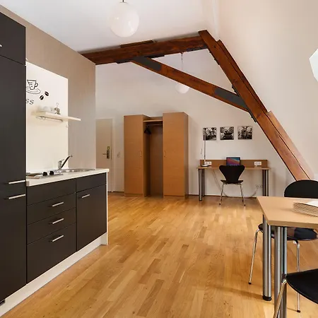 Campuszwei Komfortable Doppelzimmer & Mit Kueche Zentral In Ideal Fuer Business & Langzeitaufenthalte 24h Check In Bis 14 Jahre Uebernachten Kostenlos 3*